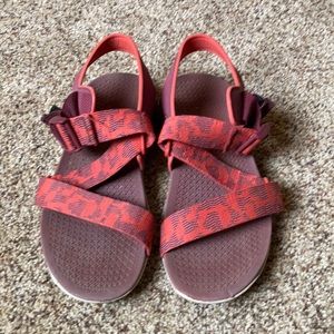 Women’s Chaco Confluence Sandal in Grenadine Sz 9